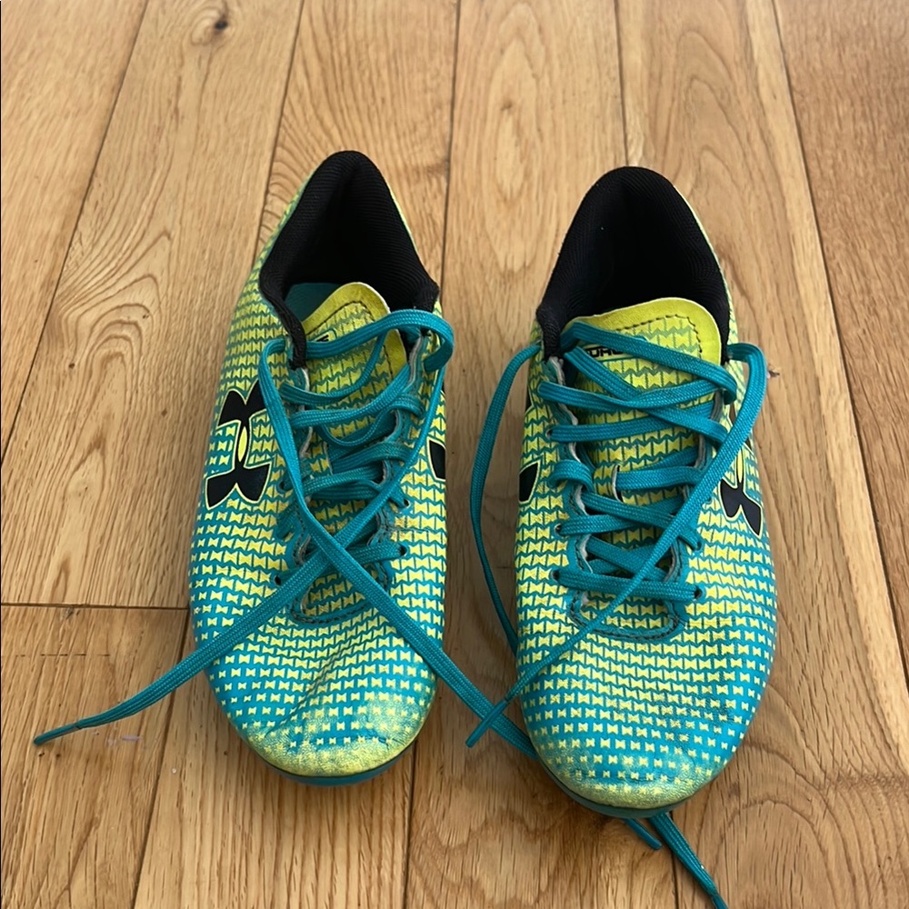Under Armour Yellow and Blue Soccer Cleats Sz 3.5 used -Make An Offer- - Picture 2 of 13